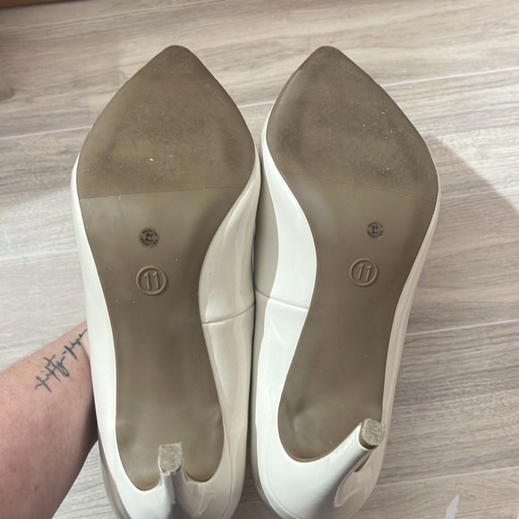 Women’s White High Heels size 11 - Picture 5 of 6